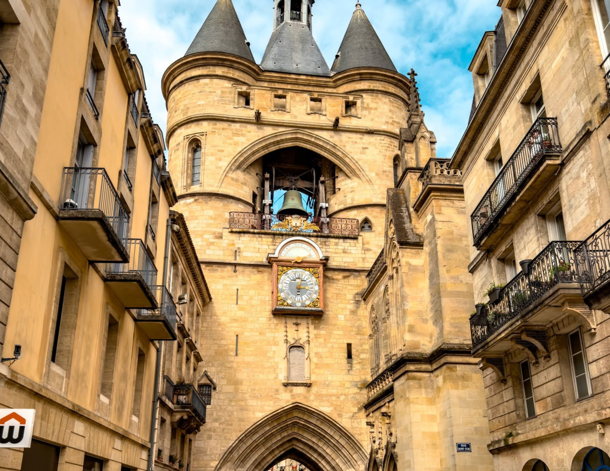 Bordeaux Travel Guide (10).png